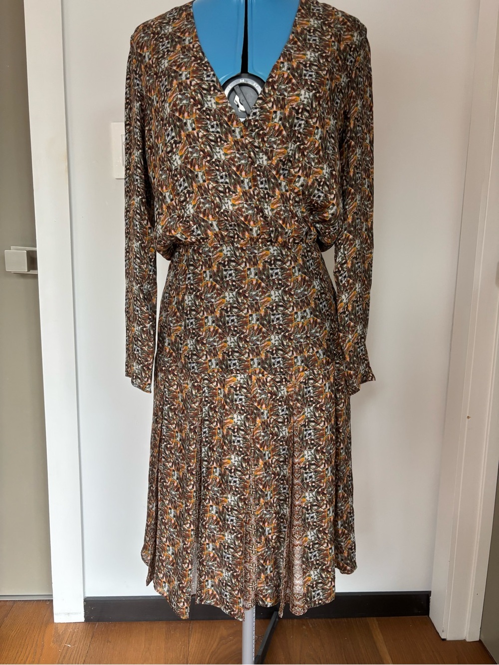 HANLEY Mellon 100% Silk Printed Midi Dress Size 6 NWT Office, work, casual